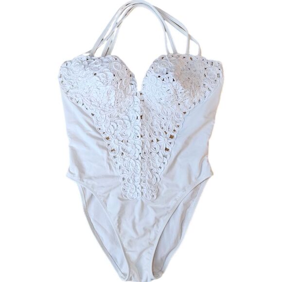 Van Leve White Intricate Fabric Design One Piece Swimsuit - Picture 3 of 15